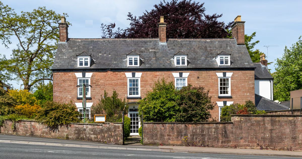 Forest House in Coleford - Forest of Dean  best place to visit for a late summer holiday, with a free Hot Tub!
